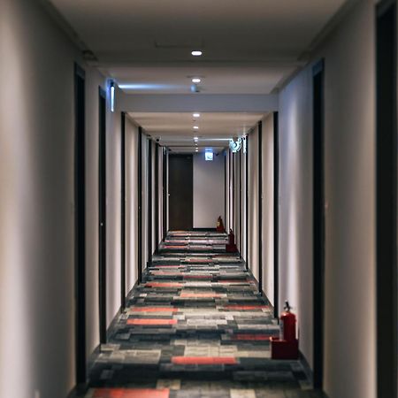 Hotel Puri Taipei Station Branch Bagian luar foto